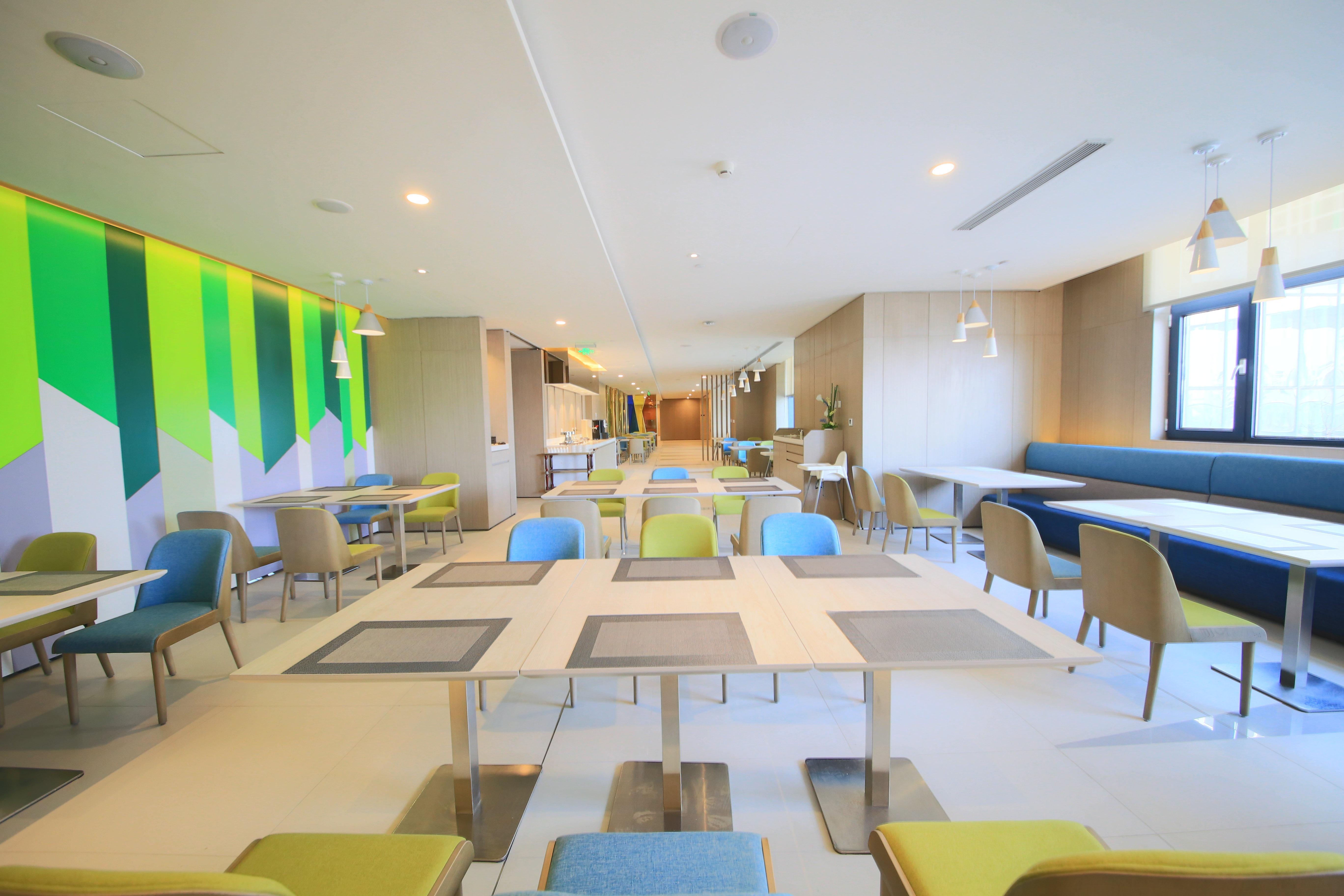 Holiday Inn Express Yingkou Onelong Plaza By Ihg Gaizhou Exterior photo